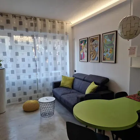 아파트 Cozy And Restful In Como, Near The 코모