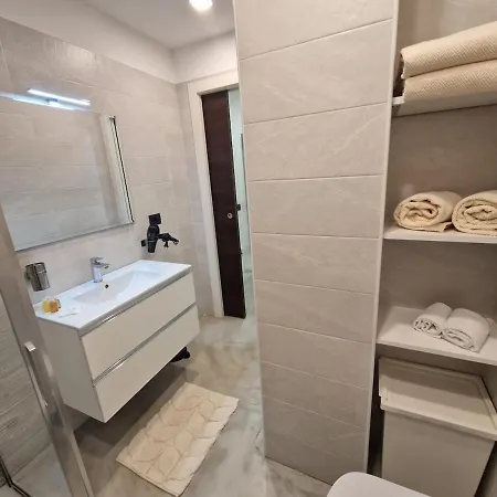 公寓 Cozy And Restful In Como, Near The